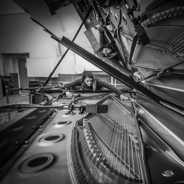 Siwan Rhys: Ustvolskaya Solo Piano Works