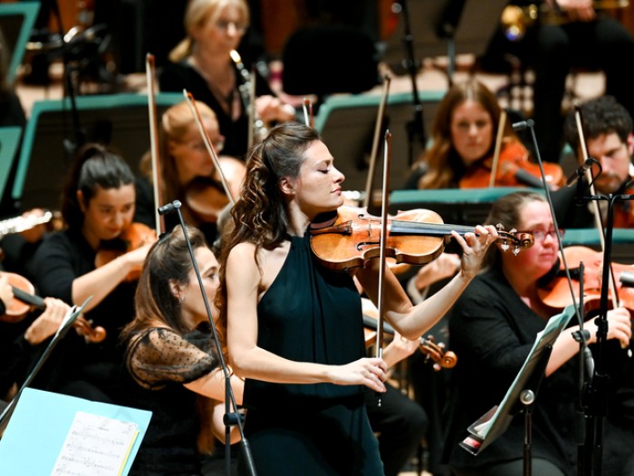 Nicola Benedetti plays Elgar