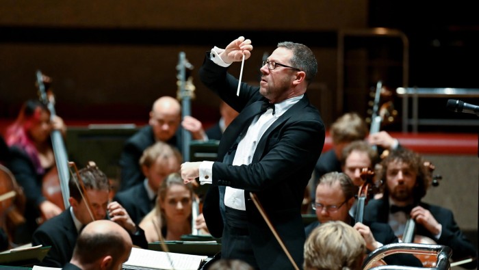 Sinfonia of London: Serenade